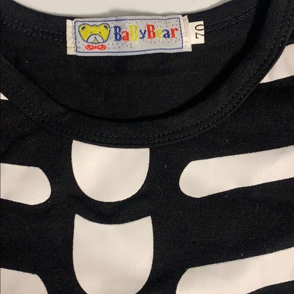 Halloween skeleton onesie and bib - Picture 3 of 5